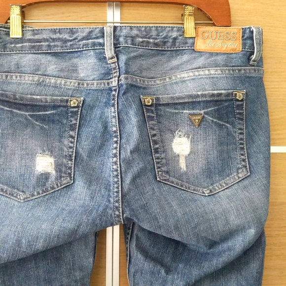 Distressed Guess Jeans, size 32, skinny leg - Picture 8 of 8